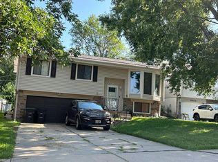 10636 Laurel Ave, Omaha, NE 68134