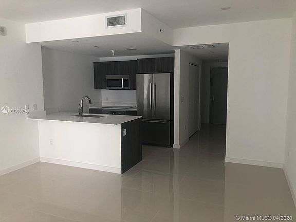 3rd image of 488 NE 18th St Unit 2704