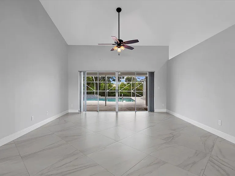 15575 Woodmar Ct — Photo 8