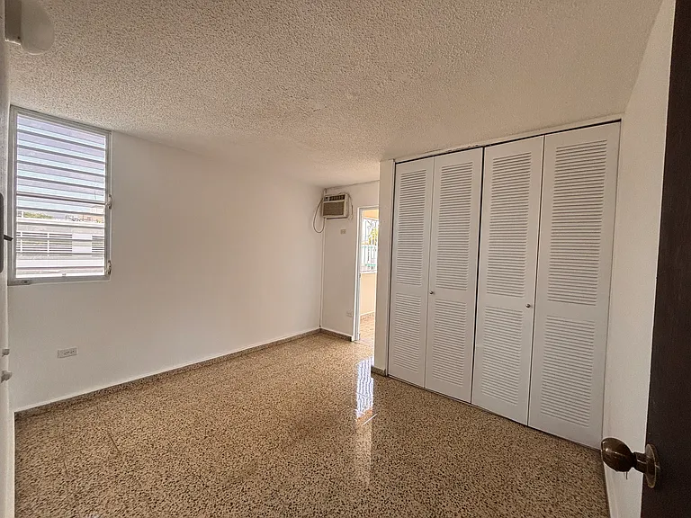C11 Calle 2 — Photo 8