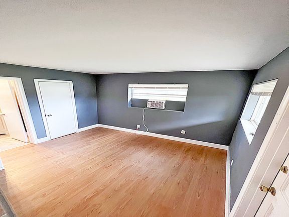 3rd image of 81 NW 32nd Ave