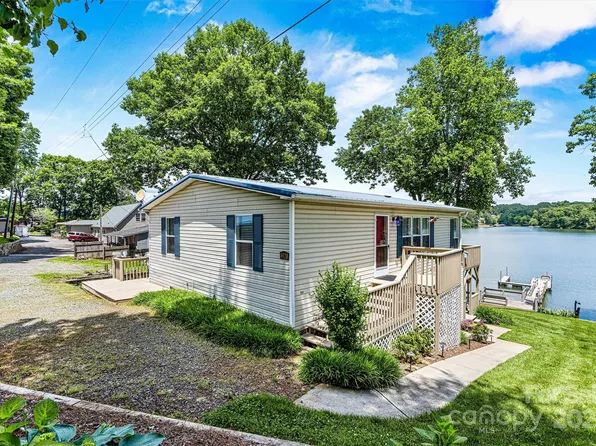 4920 Longfield St, Claremont, NC 28610