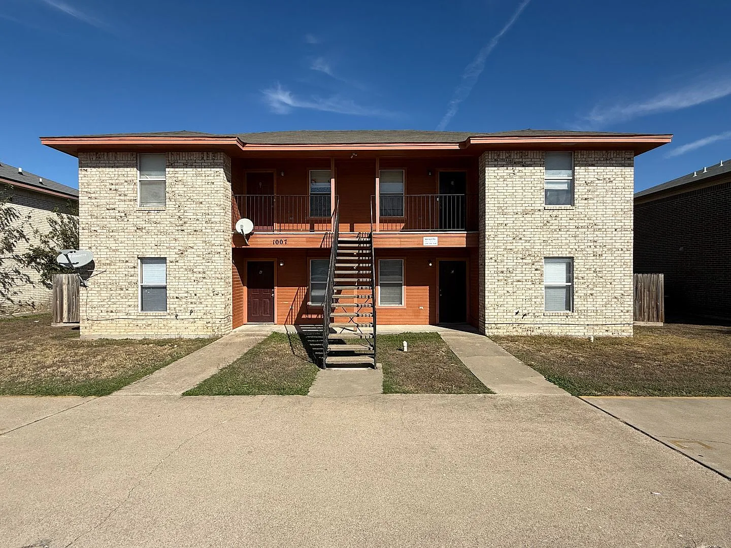 1007 Circle M Dr — Photo 1