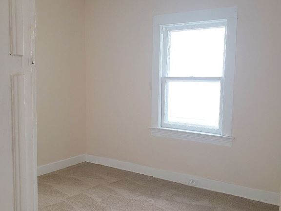 4th image of 11702 Honeydale Ave #1