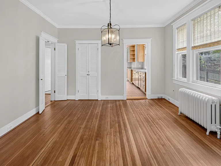 7013 Maple Ave — Photo 5