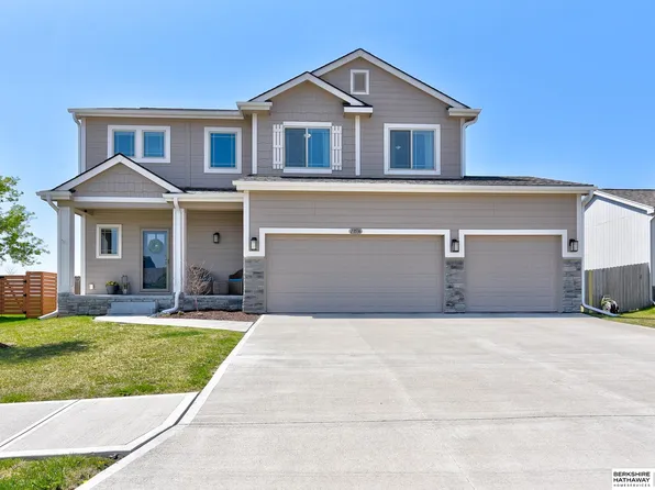 13536 S 55th St, Papillion, NE 68133
