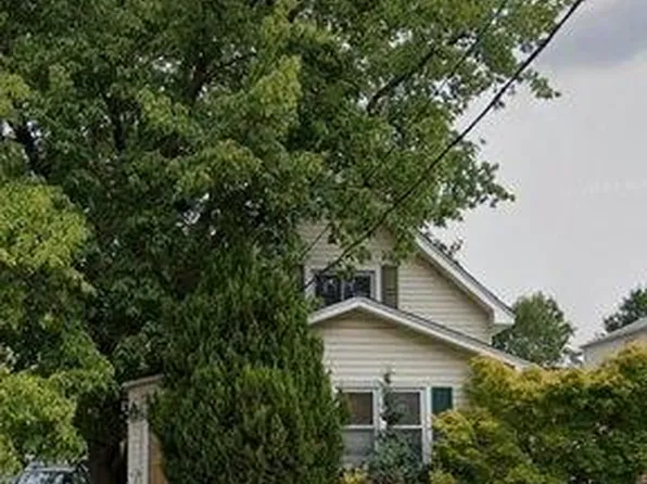 47 Wood Street, Lynbrook, NY 11563