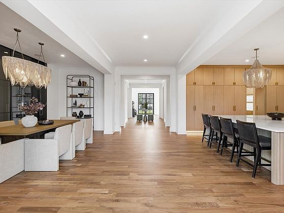 11th image of 818 Brentview Dr