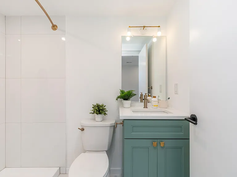 1627 Fontain St #PENTHOUSE — Photo 29