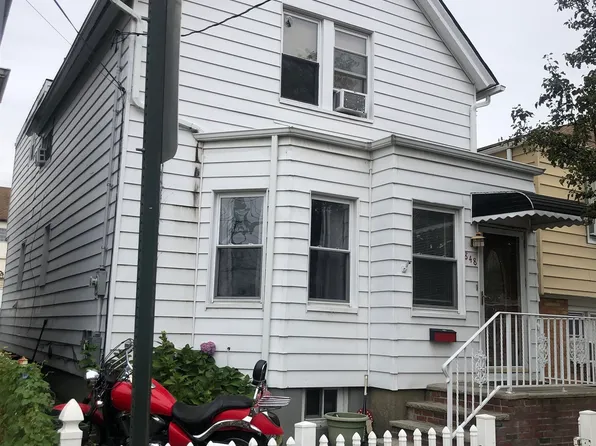 848 7th St, Secaucus, NJ 07094