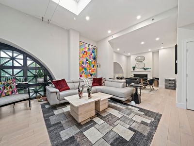 2420 Beacon St Unit 401, Chestnut Hill, MA, 02467