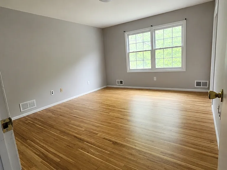 18 Mendham Ave — Photo 13