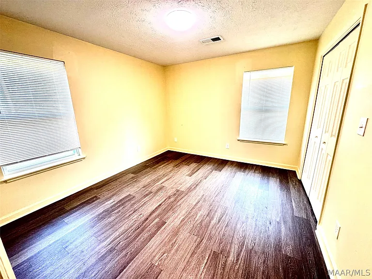 605 Blackberry Rd — Photo 10