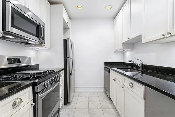 Rented by Corcoran | media 8