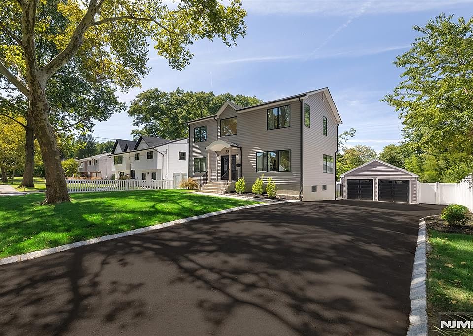 1st image of 331 Elmwood Drive