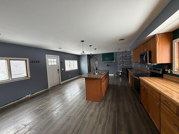 4th image of 3327 Military Road