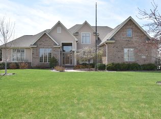 895 Auburn Ct, Brookfield, WI 53045