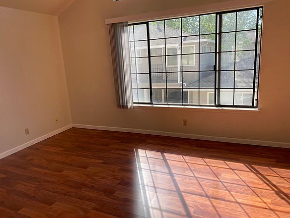 4th image of 268 W California Ave