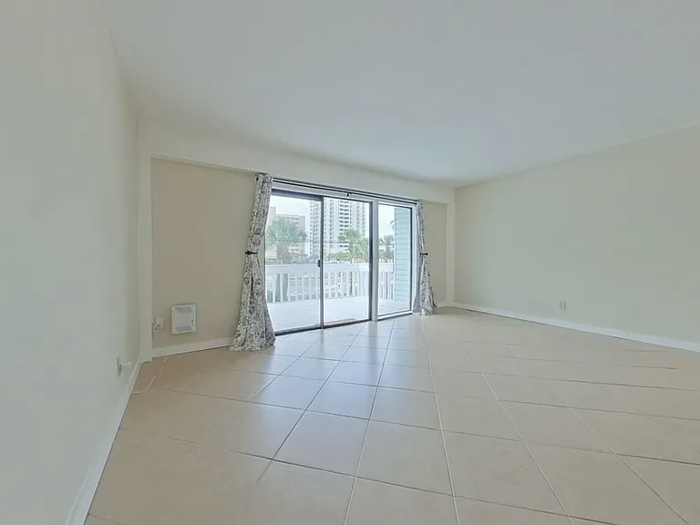 8522 Gulf Blvd #4 — Photo 2