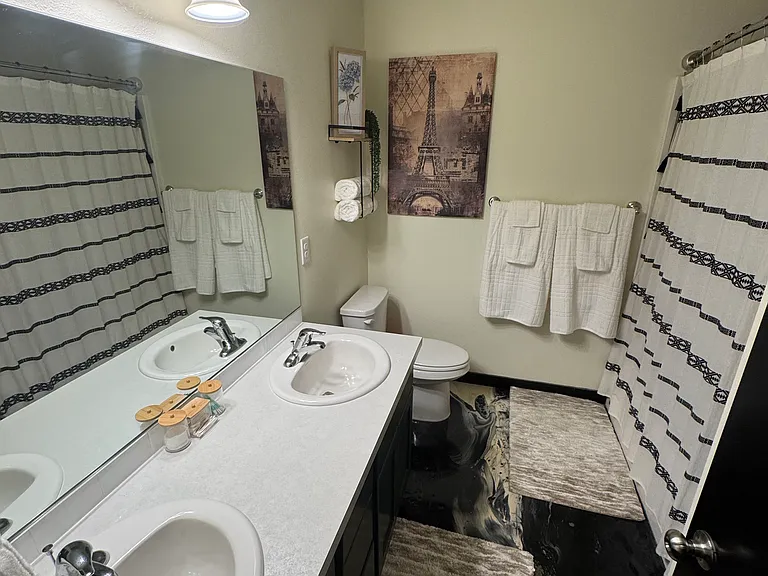 1088 NE Emerald Dr #B — Photo 11