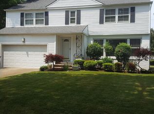 2168 Campus Rd, Beachwood, OH 44122