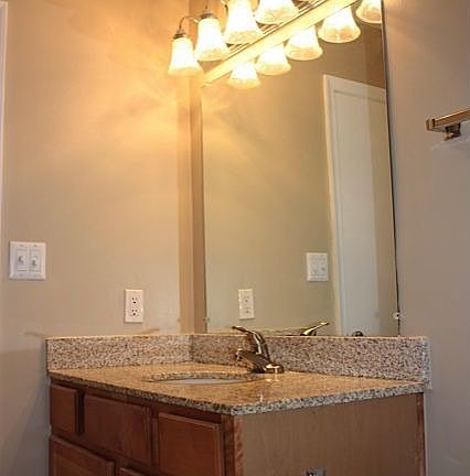 4th image of 3178 Summit Square Dr APT C5