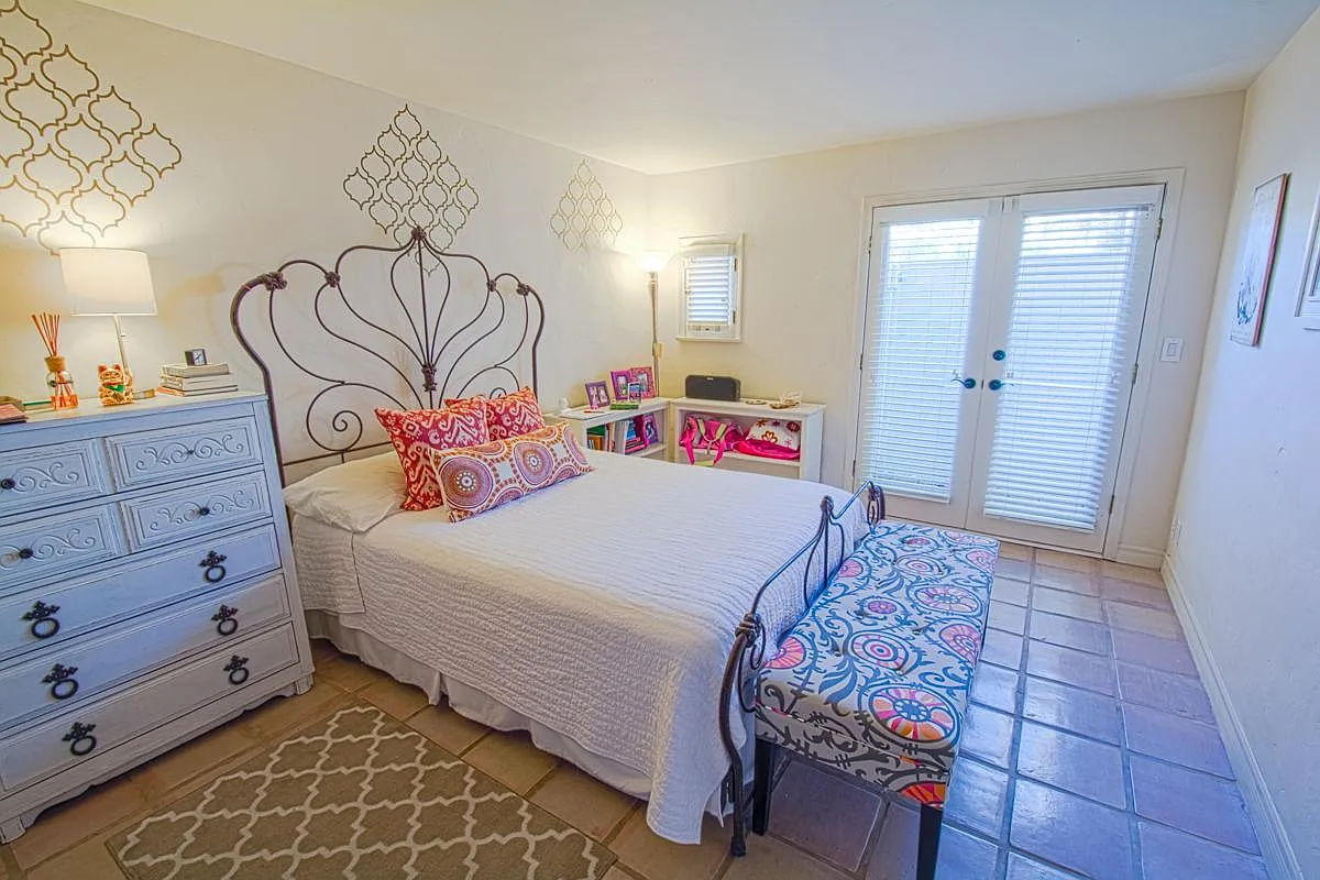 4 bed, 2523 sqft, $12,500 — Photo 4