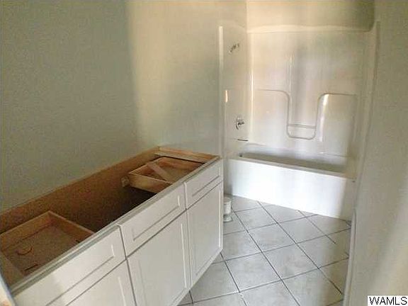 4th image of 2004 Waterford Ln