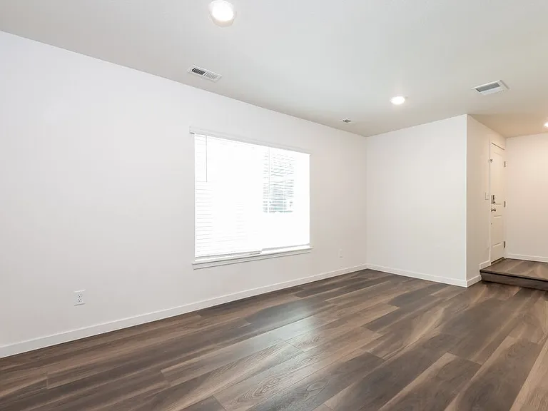 18557 E 47th Pl — Photo 11