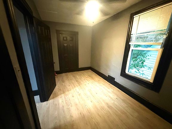 4th image of 3156 W 30th St #B