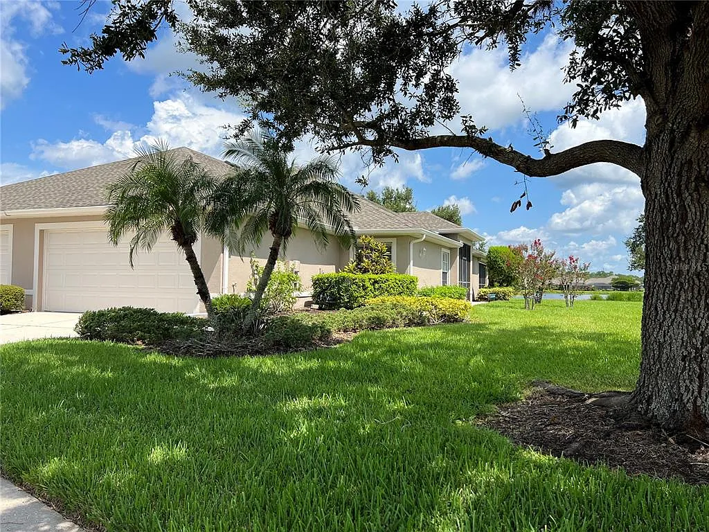 3 bed, 2.0 bath, 1477 sqft, $2,200 — Photo 2