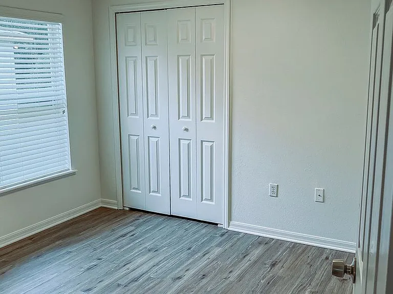 7867 Country Chase Ave — Photo 6