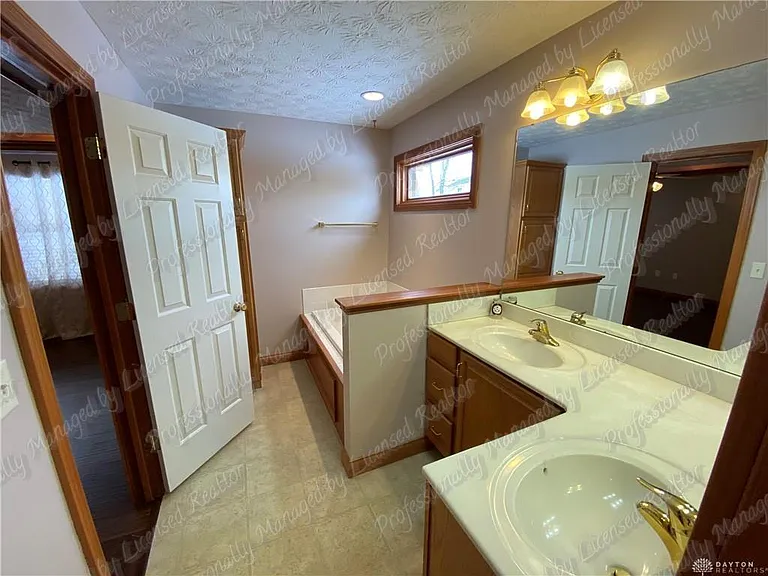 6353 Charlotte Ct — Photo 22