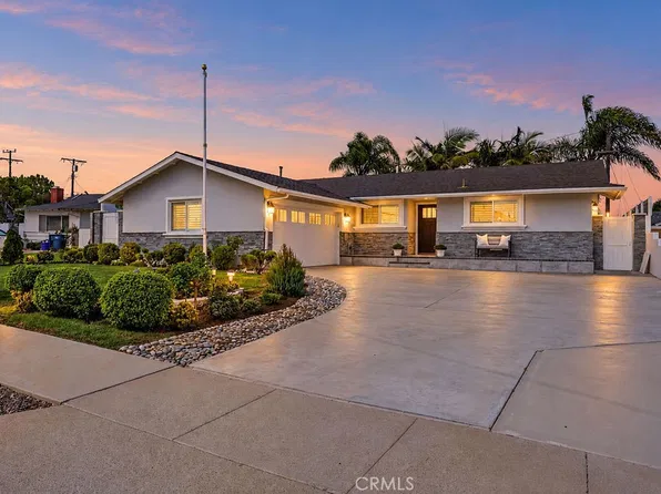 8391 Enfield Cir, Huntington Beach, CA 92646