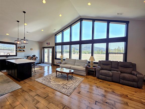 4th image of 10 Lariat Loop