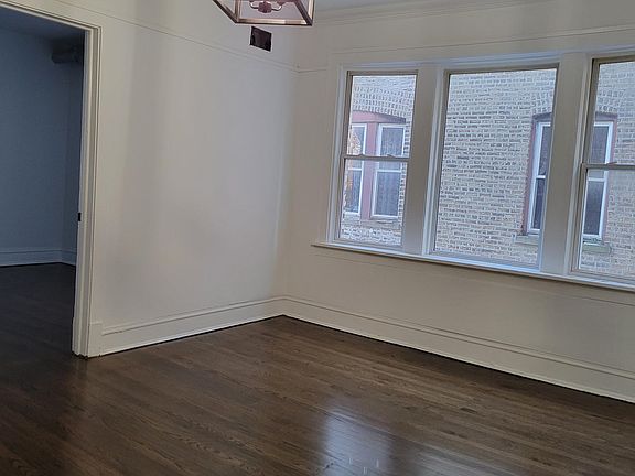 4th image of 4927 N Saint Louis Ave #2