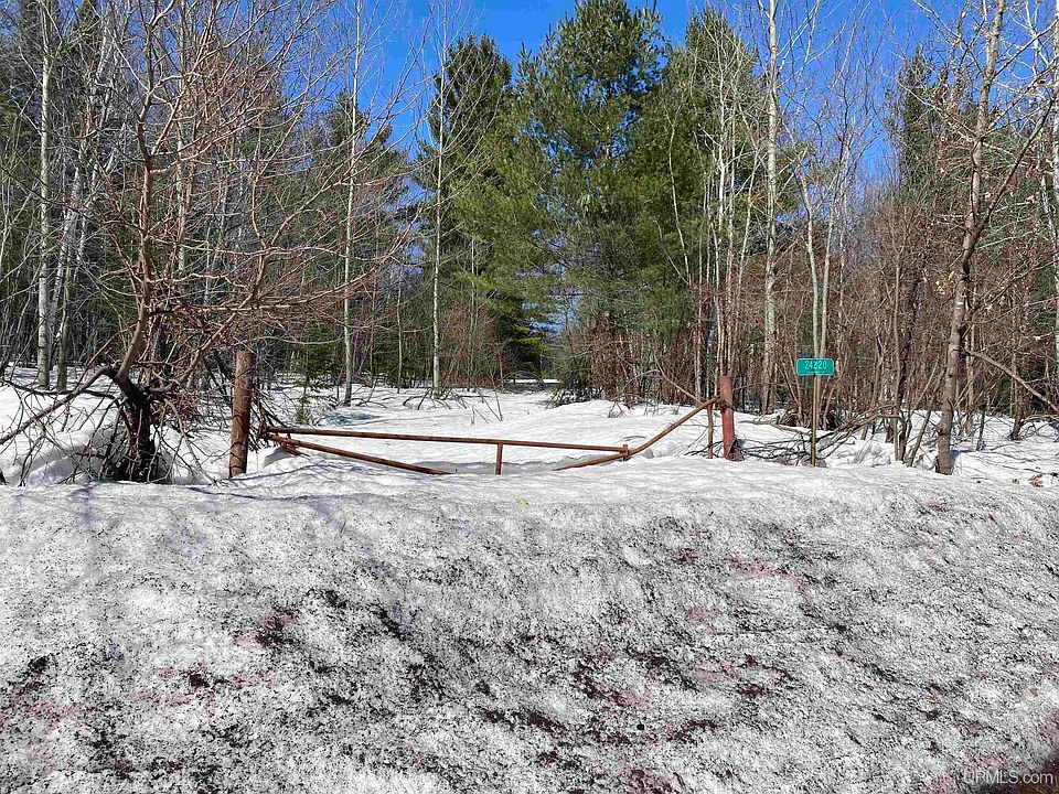 1st image of 24220 Woodland Rd