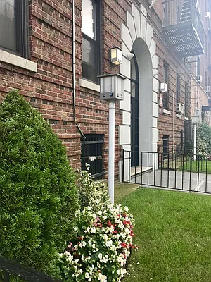 Rented by Lang Realty LLC | media 7