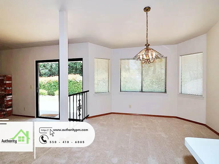 1844 Breckenwood Dr — Photo 11