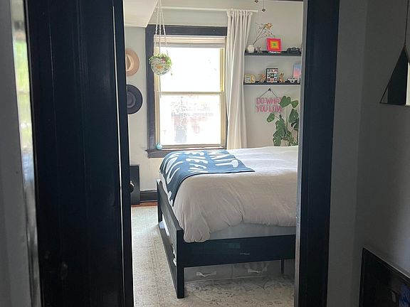 5th image of 1702 N Wolcott Ave #2S