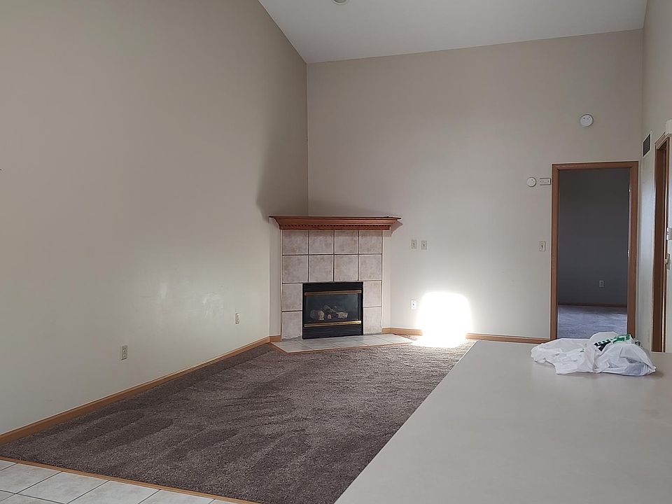 1st image of 4421 Menge Ln