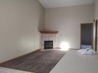 4421 Menge Ln, Poplar Grove, IL 61065