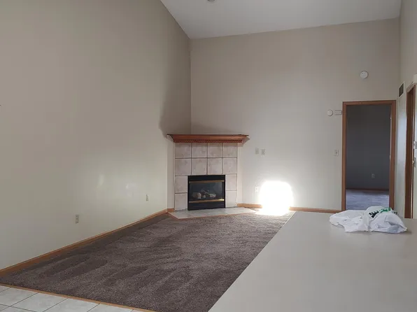 4421 Menge Ln, Poplar Grove, IL 61065