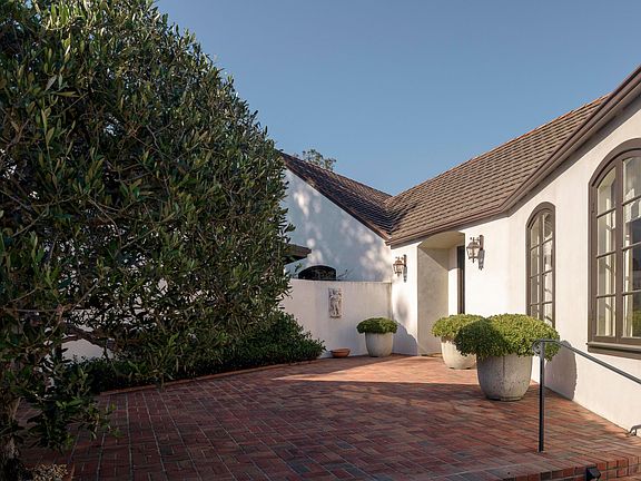 3rd image of 2118 Birnam Wood Dr