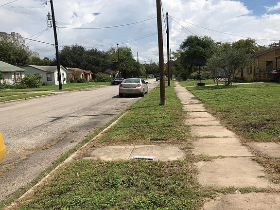 5th image of 202 E Bonner Ave