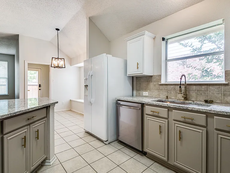 7046 Saint Augustine Dr — Photo 22