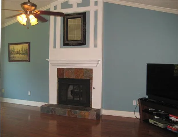 3 bed, 2.5 bath, 1745 sqft, $2,175 — Photo 3