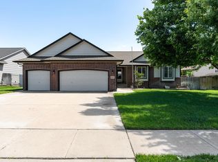 1019 E Rushwood Dr, Derby, KS 67037