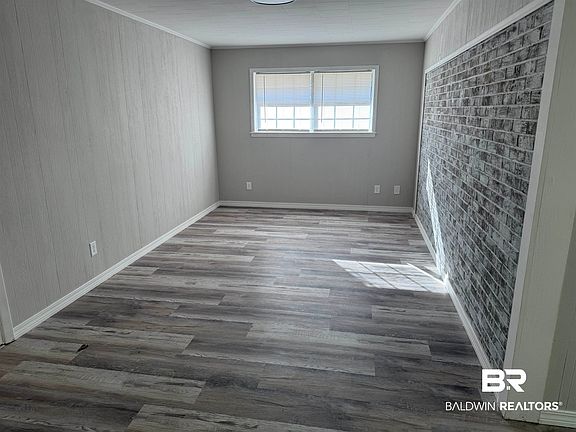 4th image of 114 Spruce Ave