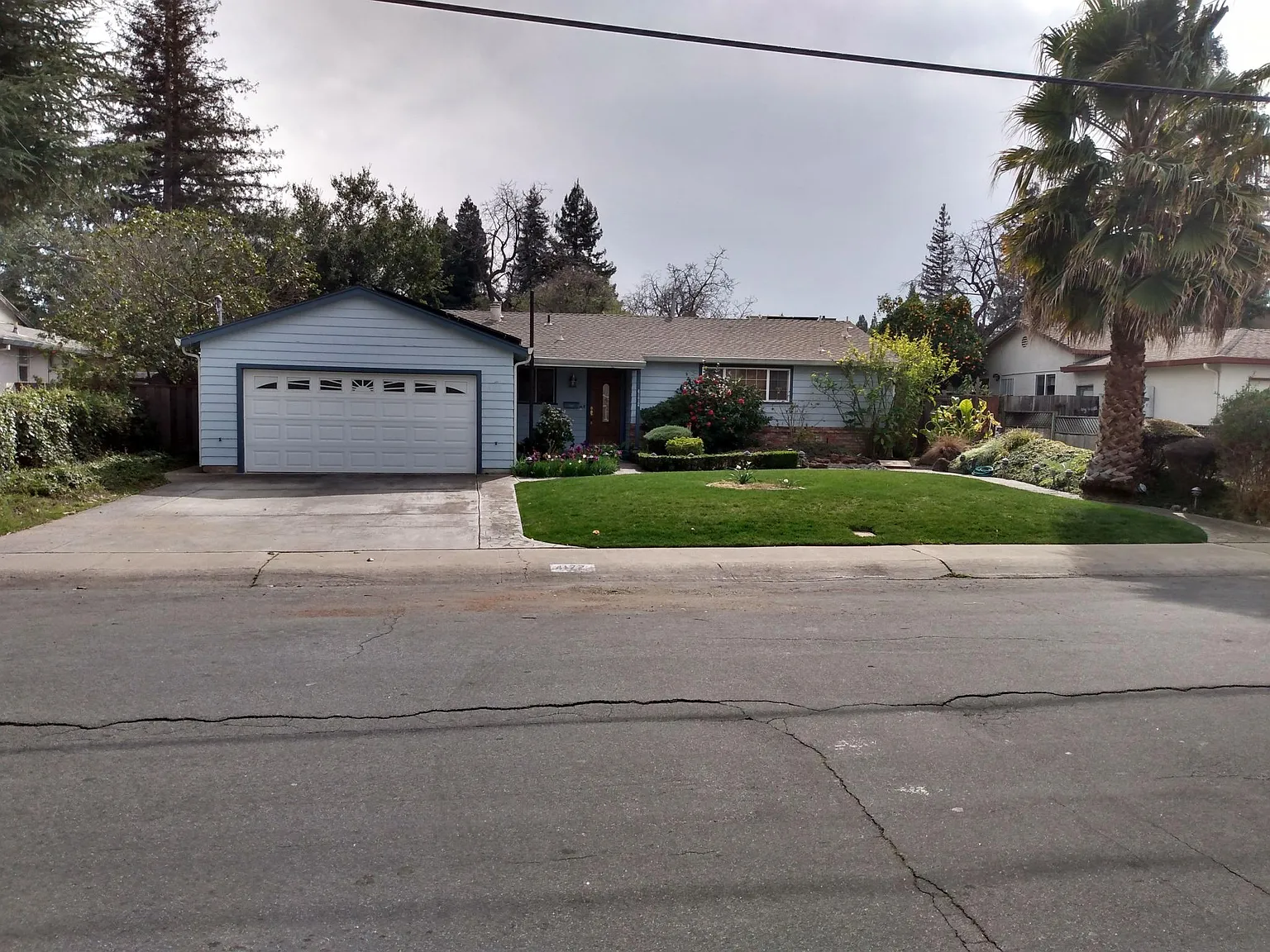 3 bed, 2.5 bath, 1625 sqft, $5,295 — Photo 1